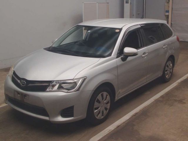 4101 Toyota Corolla fielder NZE161G 2012 г. (TAA Kantou)